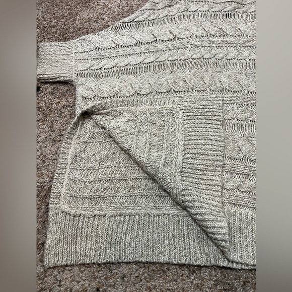 Kardashian Kollection Cable Knit Turtle Neck Poncho Sweater Sz L Beige Nude - Picture 6 of 8